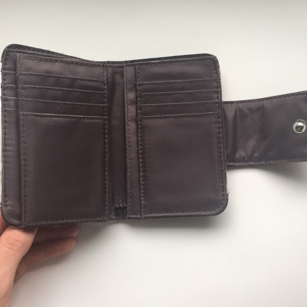 Small Sized Wallet - Picture 5 of 5